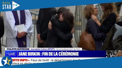 Charlotte Gainsbourg réconfortée par Yvan Attal à la sortie de l'église, de rares gestes d'affection
