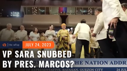 Marcos greets 2 former presidents on the way to SONA podium