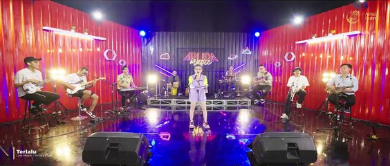 ARLIDA PUTRI - TERLALU (Official Live Music Video)