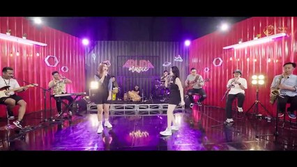 ARLIDA PUTRI FT DIKE SABRINA - IKAN DALAM KOLAM  (Official Live Music Video)