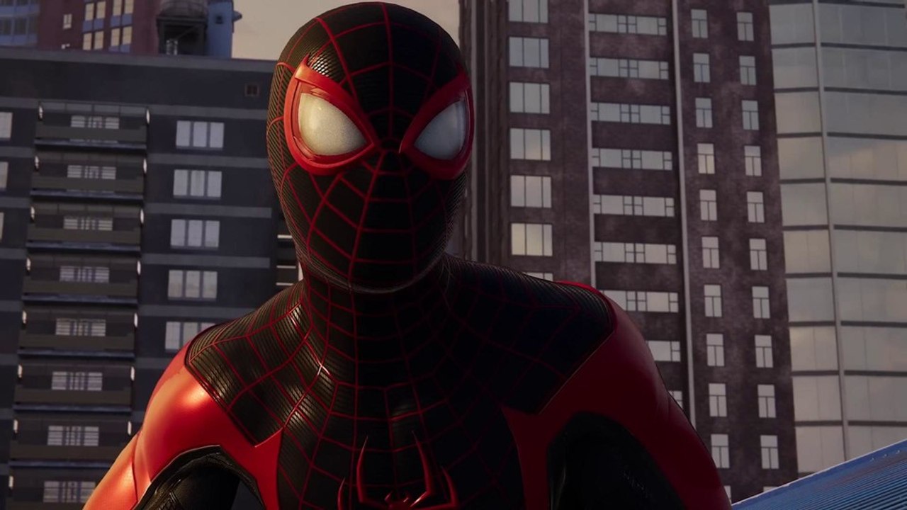 PS5 und DualSense im Marvel's Spider-Man 2-Look vorgestellt