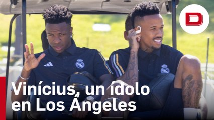 Vinícius, recibido como un ídolo en su llegada a Los Ángeles