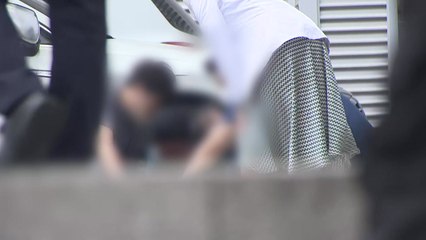 [단독] 대낮 건물 주차장 흉기 난동..."1명 사망·3명 부상" / YTN