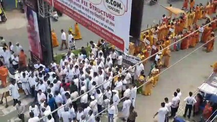 मुनियों की सुरक्षा के लिए सड़क पर उतरा जैन समाज