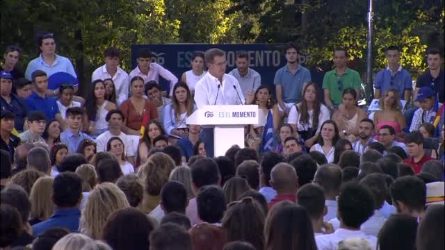 Feijóo relaciona los datos maquillados de empleo con el maquillaje de Yolanda Díaz