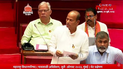 ठाकरेंच्या आमदाराची मुंडेंवर चारोळी! सभागृहात हशा!