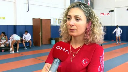 De retour dans l'équipe nationale après 14 ans, l'escrimeur Şenay Güner se prépare pour les Jeux paralympiques