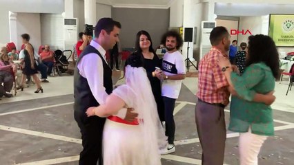 Down sendromlu kız için temsili düğün düzenlendi