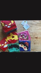 Médico veste pacientes de super-heróis