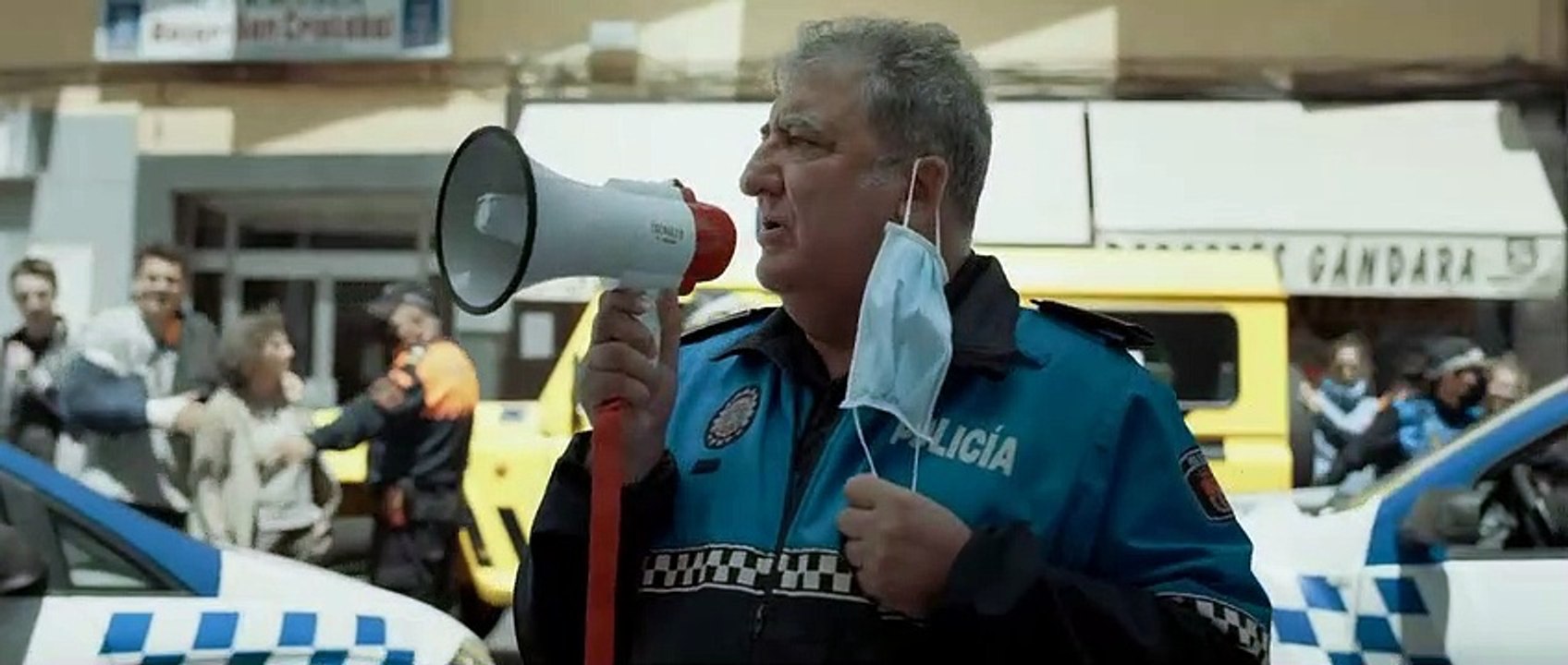 Tráiler de la película "Desmadre incluido", dirigida por Miguel Martí y protagonizada por Macarena Gómez, Salva Reina, Nacho Fresneda y Jorge Clemente.