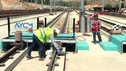 Download Video: Bakan Uraloğlu, Gebze OSB - Darıca Sahil Metro Hattı'nın ilk ray kaynağını yaptı