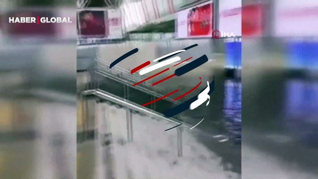 Çin’de tren istasyonu sular altında kaldı! Alarm seviyesi kırmızıya yükseltildi