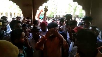 भणियाणा में मूर्ति विवाद को लेकर कलेक्ट्रेट पर प्रदर्शन