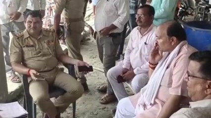 अमेठी: शिक्षा के मंदिर में करता था छात्राओं के साथ अश्लील हरकत, परिजनों किया हंगाम