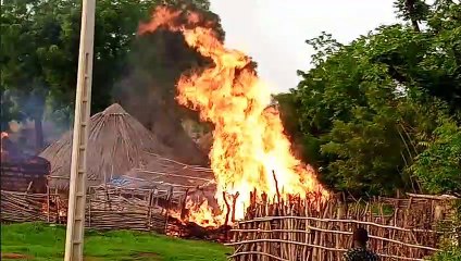 Kédougou : Les grenades lacrymogènes ont emportés plus de 10 cases  du villages de Tomboronkoto