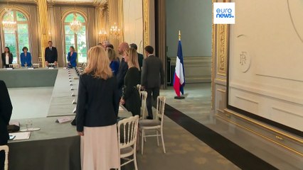Francia, rimpasto di governo, fuori Pap Ndiaye dentro Gabriel Attal. Ecco cosa è cambiato