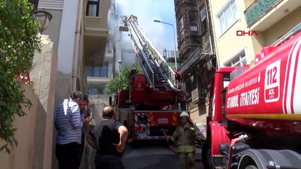 Sarıyer'de Ahşap Köşk Alev Alev Yandı