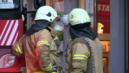 Les personnes prises au piège dans l'incendie d'un hôtel à Fatih ont été secourues avec une échelle