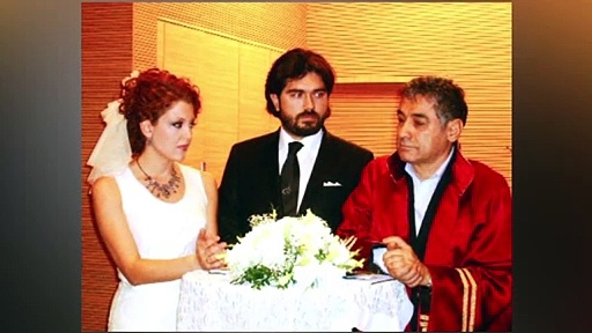 Nagehan Alçı, Rasim Ozan Kütahyalı'dan boşanmak için mahkemeye başvurdu  iddiası - Dailymotion Video