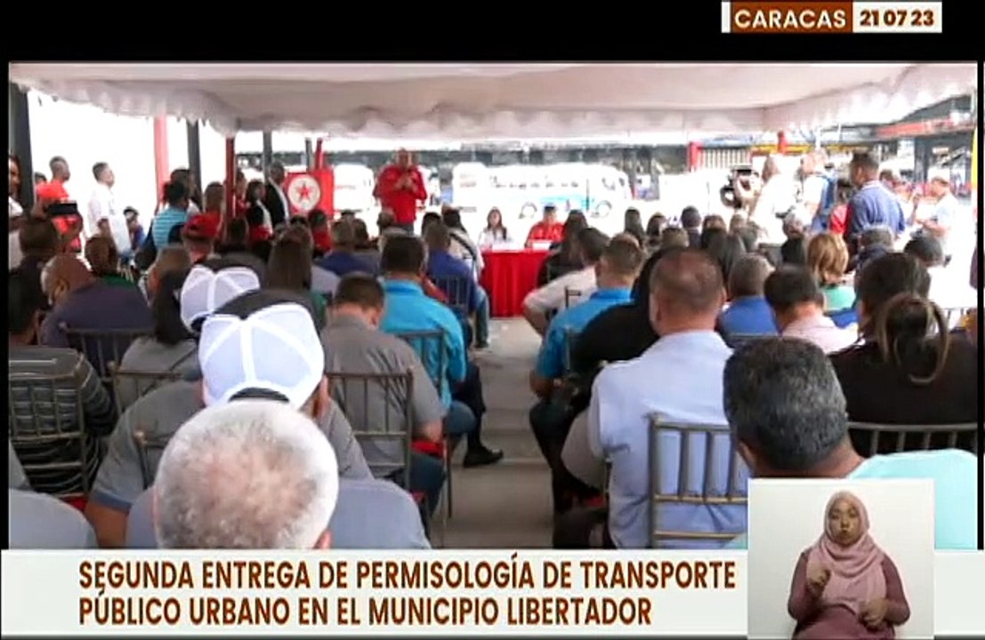 Alcaldía de Caracas realiza entrega de permisología a 55 líneas de transporte público urbano