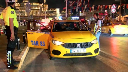 La Direction du contrôle de la circulation inspecte les taxis commerciaux à la recherche de drogue