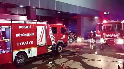 Toptan markette yangın: Söndürme sistemi faciayı önledi