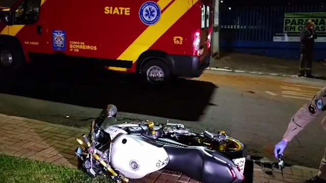 Homem fica ferido em acidente entre moto e Jeep Compass no Bairro Cataratas
