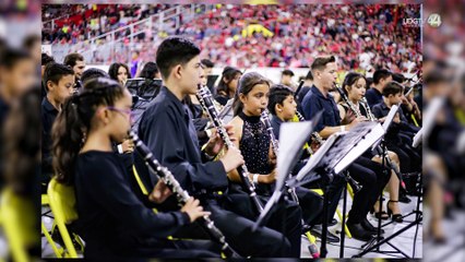 La Banda Sinfónica ECOS Santa Paula se presentó en el partido entre Atlas y Sporting de Gijón