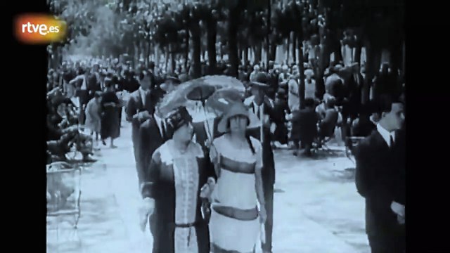 Sombreros y tocados de ayer y hoy Qué complemento elegir para lucir en ocasiones especiales