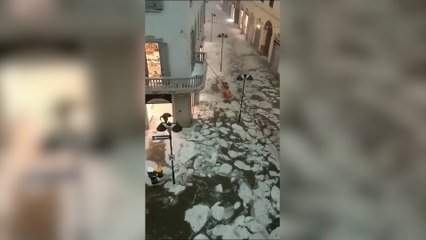 İtalya’nın Seregno kentinde yağan dolu sonrası buz kütleleri sele sebep oldu: 2 kişi öldü