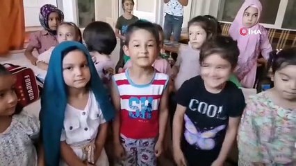 Kur'an kursundaki çocuklara bisiklet hediyesi