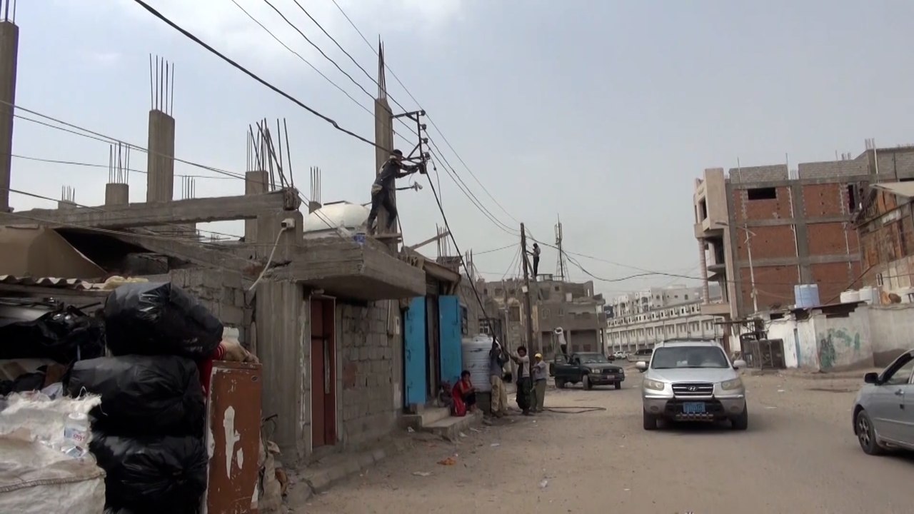 انقطاع الكهرباء يزيد من معاناة السكان مع ارتفاع...