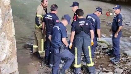 Il s'est avéré que la femme dont le corps sans vie a été retrouvé dans le lit du ruisseau a été victime d'un meurtre.