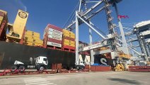 Le plus grand porte-conteneurs du monde amarré au port de Yarımca