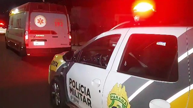 Moradores acordam com homem forçando portão da residência, no Pioneiros catarinenses