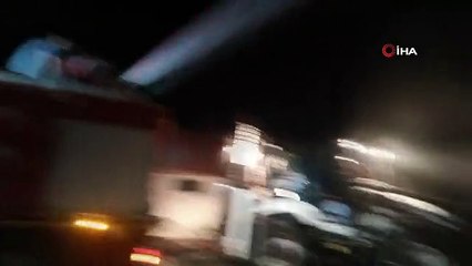 Bilecik'te at çiftliği yangınında soğutma işlemi devam ediyor