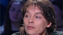 GALA VIDEO - Mort d’Ari Boulogne : le “fils illégitime” d’Alain Delon a été enterré dans la plus grande discrétion (1)