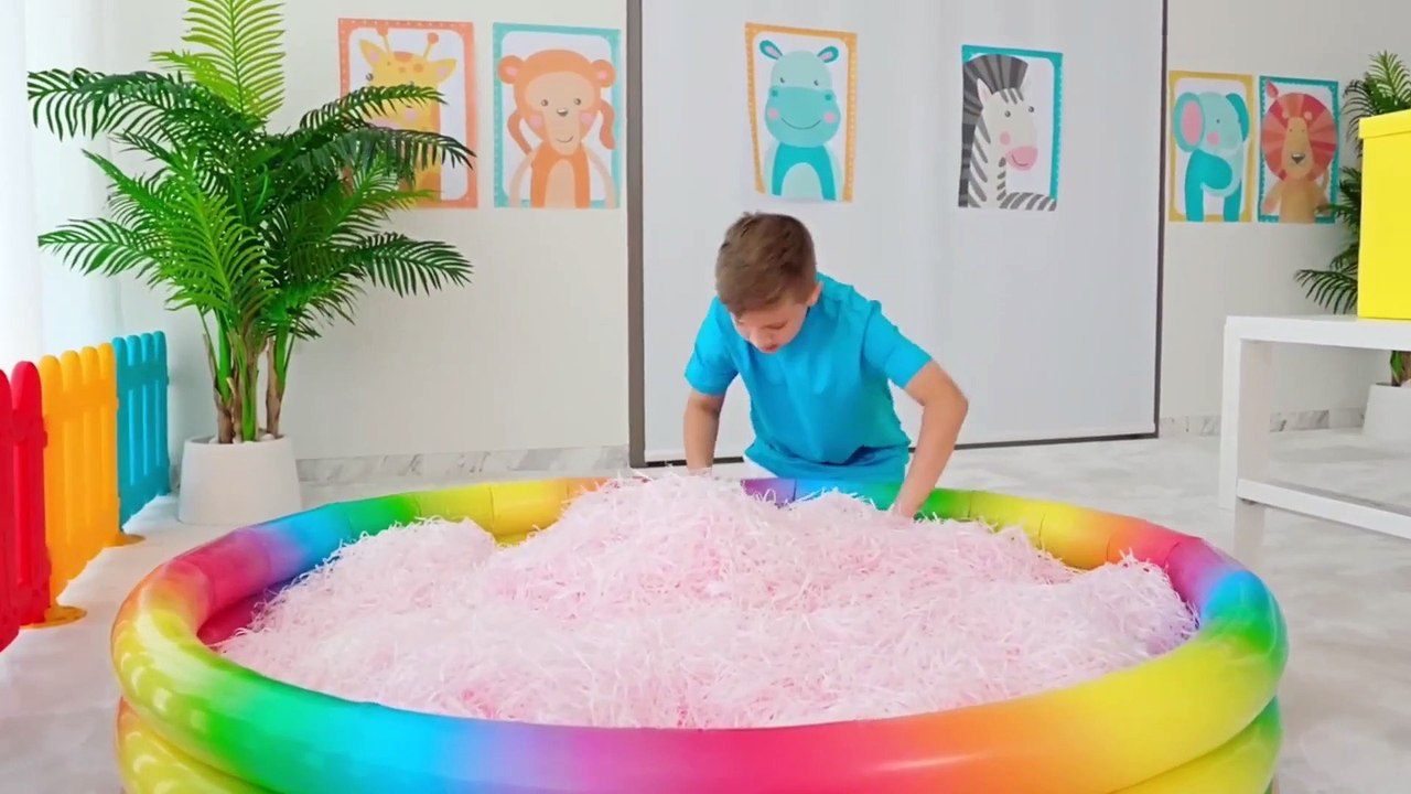 For kids Entertainment videoFunny game kids show Oliver, Diana and  roma