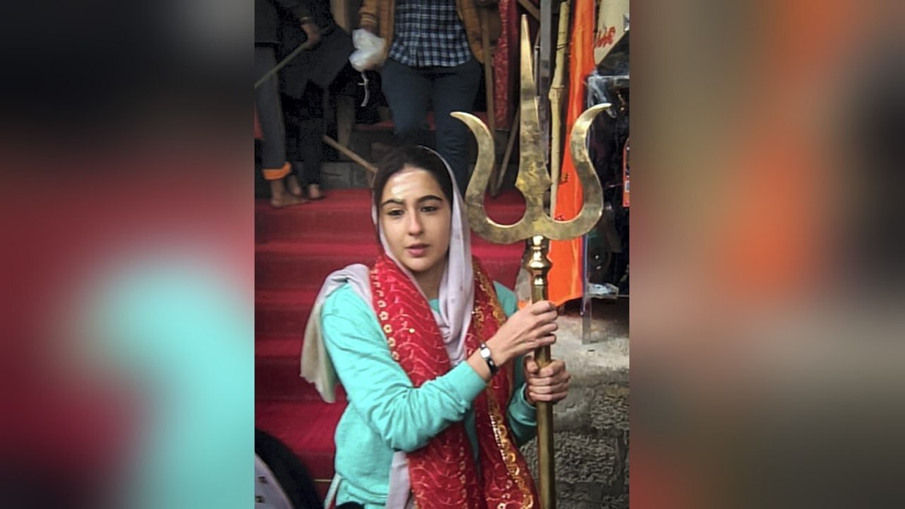 बाबा बर्फानी के धाम पहुंचीं सारा अली खान