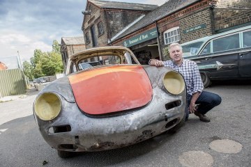 Crash Damaged Classic Porsche Gets Metal Makeover - Rust To Riches - Episode 6 I RIDICULOUS RIDES