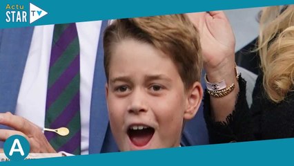 Le prince George a 10 ans : pourquoi sa photo officielle rompt avec la tradition ?