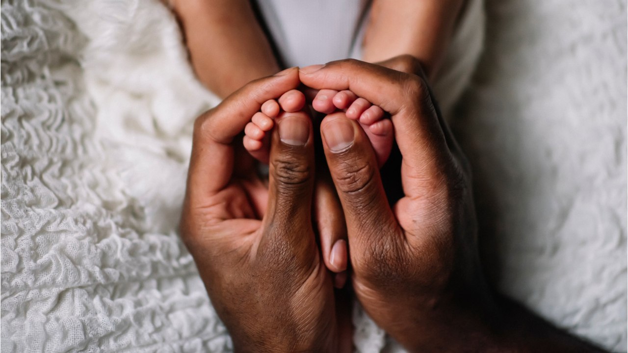 'Baby giant': Doctors shocked after woman deliv...