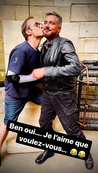Le tout peut-être agrémenté de pauses bisous avec Olivier Minne, à qui il avait déclaré sa flamme l'an passé ?Olivier Minne et Damien Thévenot sur Instagram.