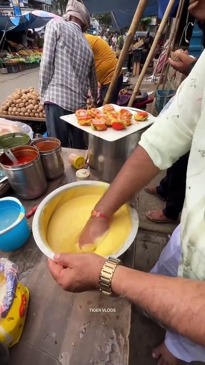 Mumbai Famous Tomato Vada Pav _ Vada Pav _ Indian Street Food _  #shorts #short