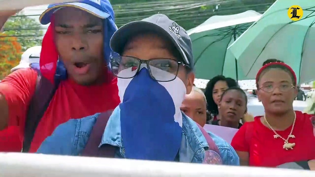 "Esta lucha va a llegar al Palacio Nacional", protestan estudiantes de la UNEV por aumento de pago de la matrícula