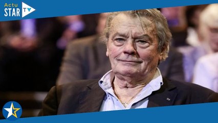 Ari Boulogne : le fils illégitime d’Alain Delon enterré à l’abri des regard deux mois après sa mort