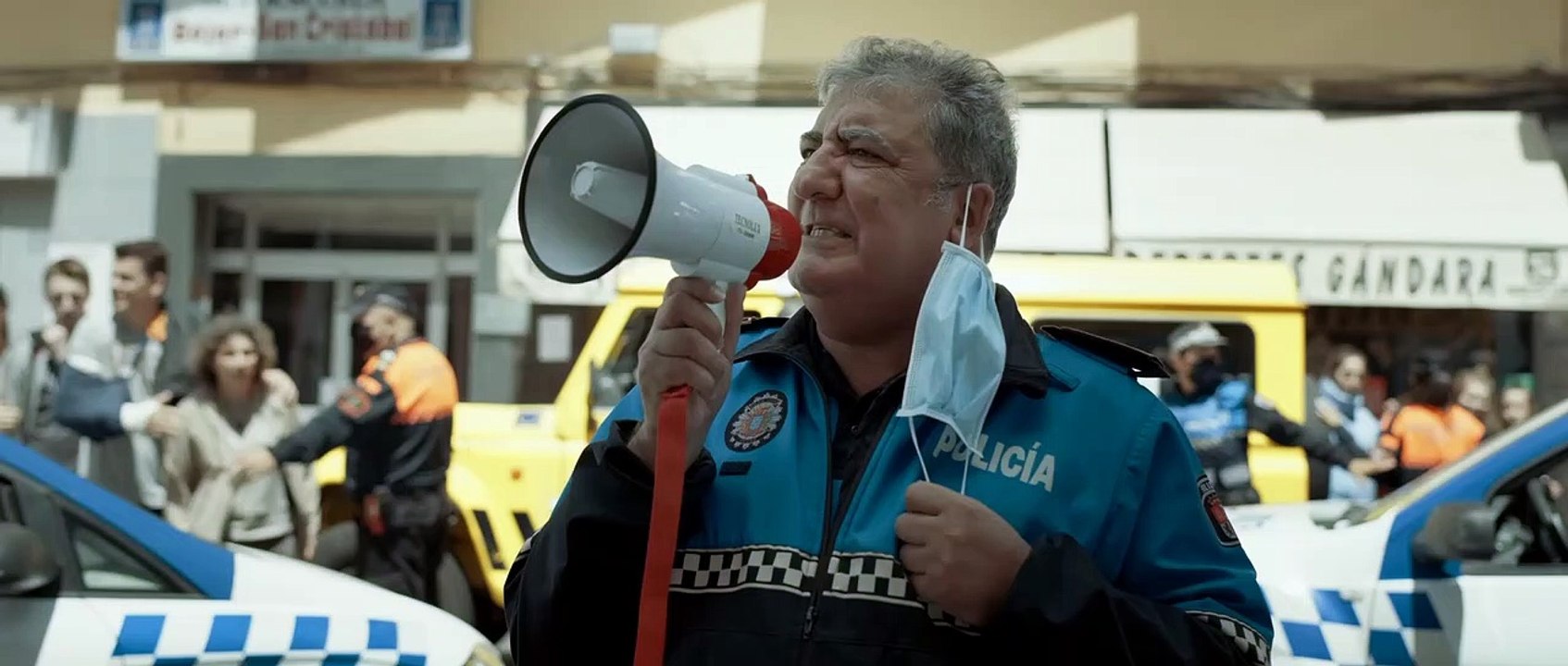 Desmadre incluido - Tráiler