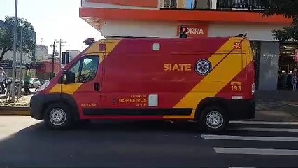 Mulher sofre contusão no pé ao cair em escada rolante em loja no Centro