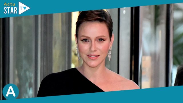 Charlène de Monaco : Angélique dans un superbe tailleur blanc, elle amène l'Afrique du Sud à Monaco