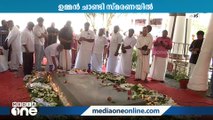 ഉമ്മൻചാണ്ടിയുടെ പുതുപ്പള്ളി പള്ളിയിലെ കല്ലറയിലേക്ക് ജനപ്രവാഹം: സ്നേഹത്തിന് നന്ദി പറഞ്ഞ് മറിയാമ്മ